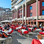 Hauser Hotel