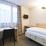 Hauser Hotel
