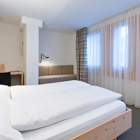 Hauser Hotel 3*